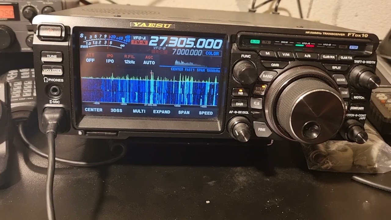 26PA002 Tom - 233LMR01 wonderful FM CB 27mhz QSO @ Yaesu FTdx10
