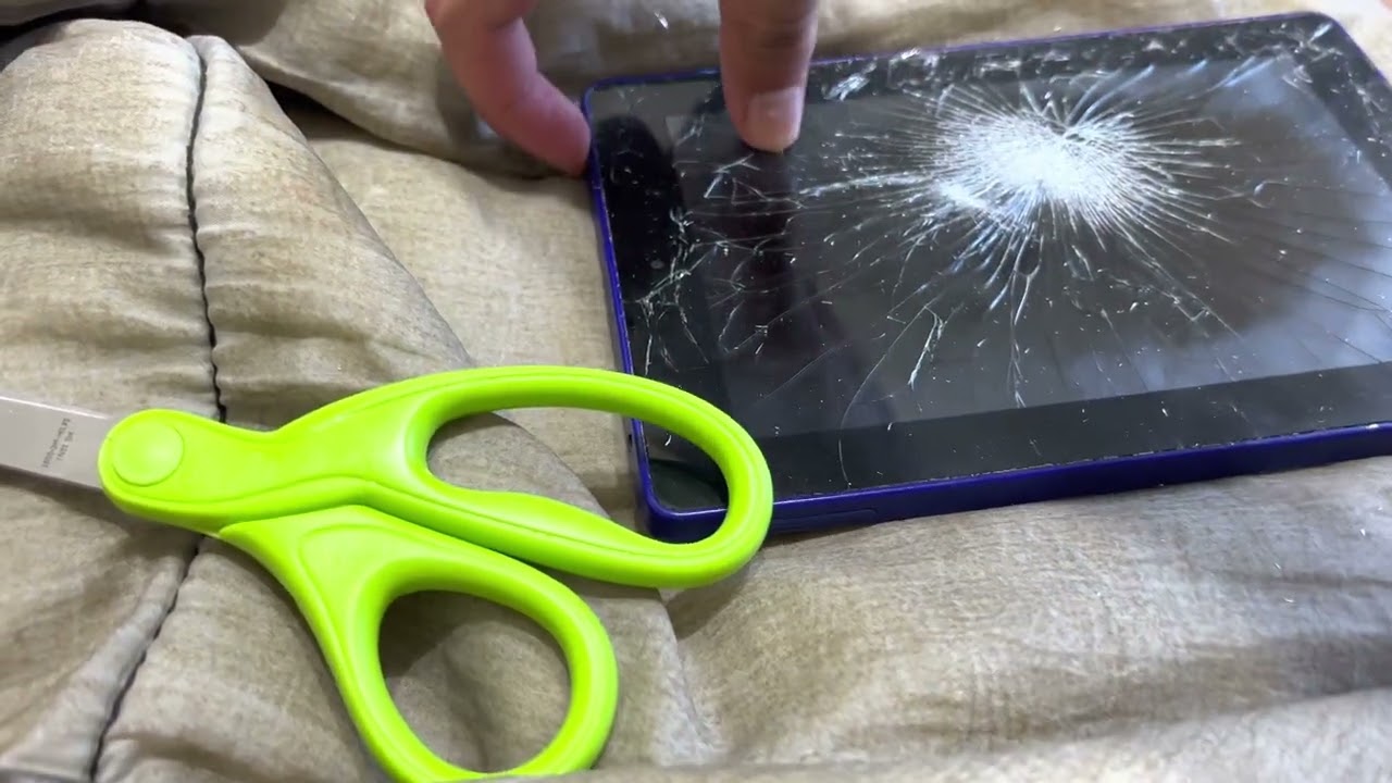 Destroying a Fire HD 7 Tablet (2014 Model)