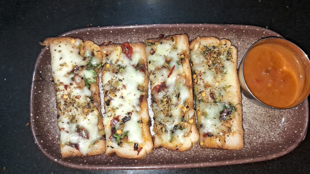 Cheesy garlic bread #please subscribe #trending video #viral recipe #cheesy garlic bread #mycooking 