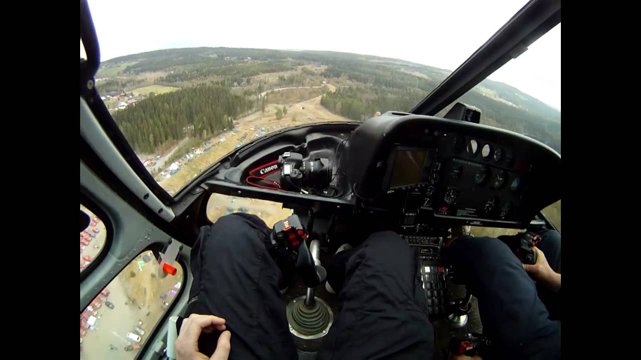 Eurocopter AS 350 B2 "pedal turn"