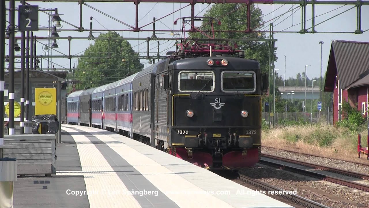 SJ commuter trains at Knivsta station, Sweden