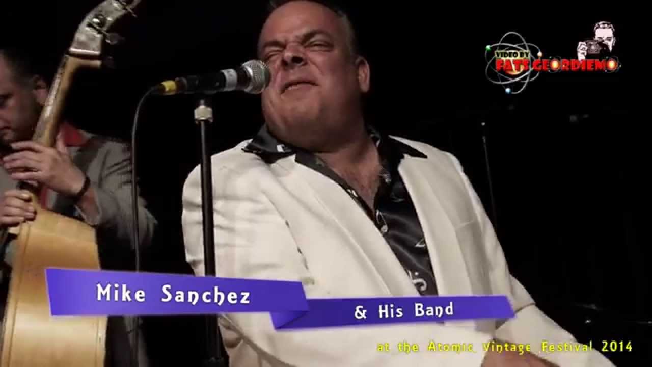 Mike Sanchez and His Band at the Atomic Vintage Festival 2014