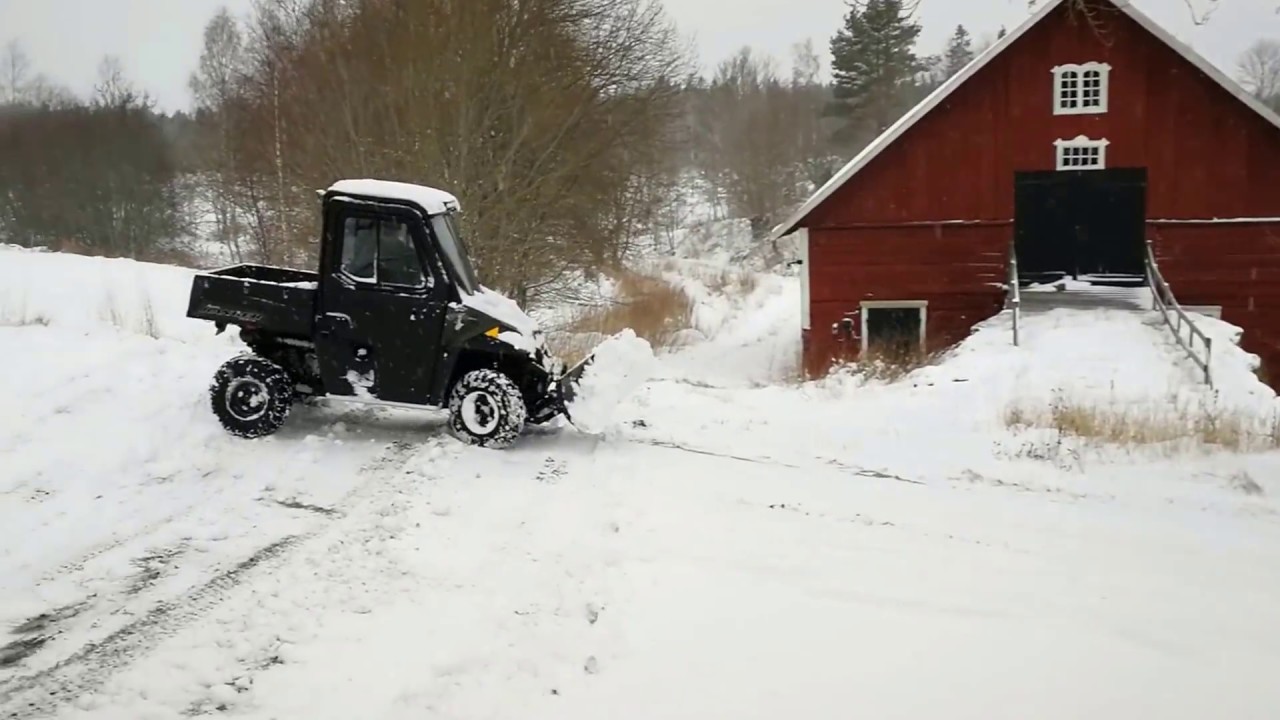 Snow plowing with POLARIS RANGER 570