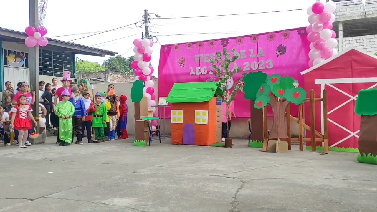 Un cuento loco, estudiantes de segundo de básica