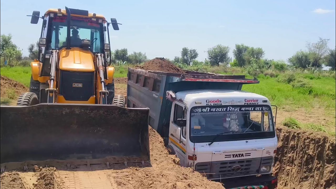 Jcb 3dx Machine Loading Red Mud In Tata Tipper || Jcb Track Video Crazy Rajesh Vlogs