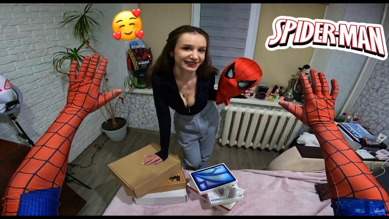 CRAZY FAN GIRL WON&rsquo;T STOP CHASING SPIDER-MAN(Funny Story POV)@Lina-Time