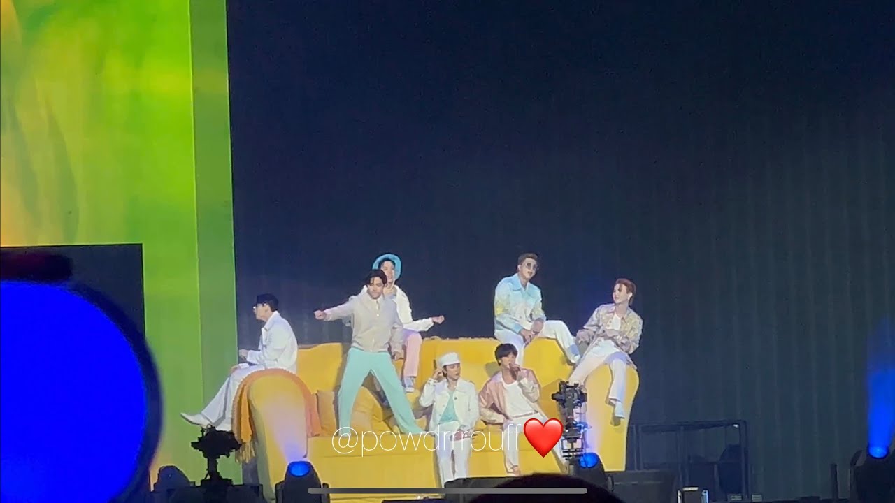 211127 - FANCAM - Boy With Luv - BTS PTD Day 1 @ SOFI - 4K 직캠