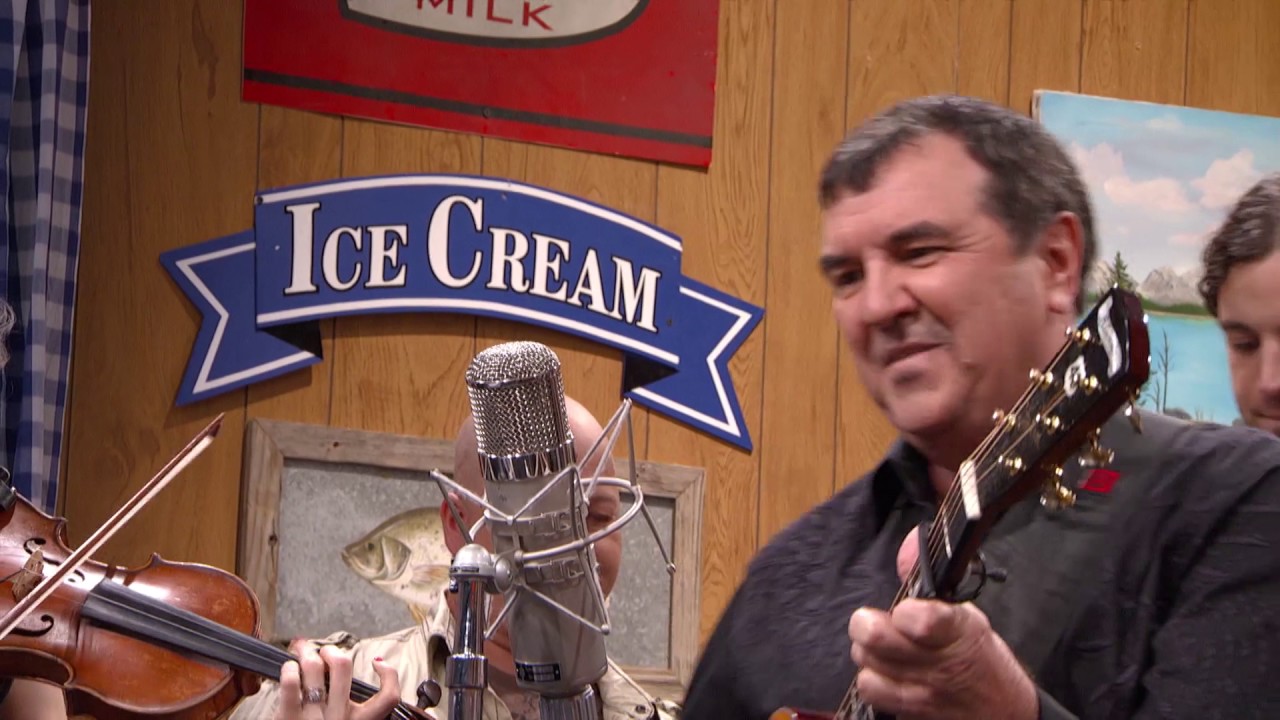 Larry Cordle sings 