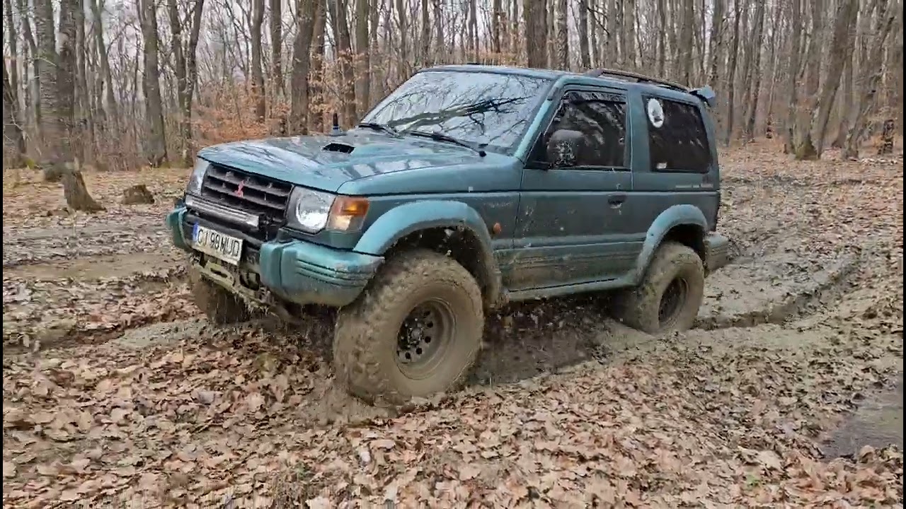 Galloper 2.5 anv 32 mt  vs Pajero 2.8 anv 33 mt care se descurca mai bine ? 
