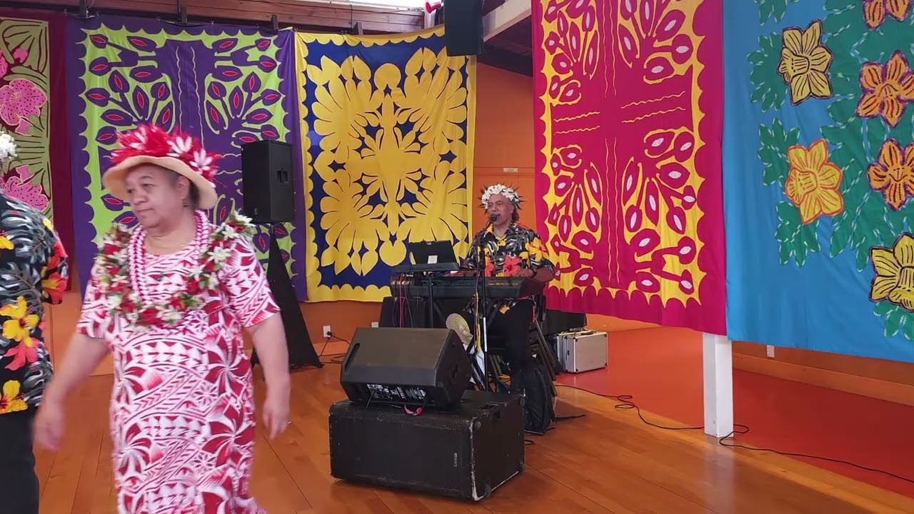 John Kiria playing at Polynesian Creative Mama event
