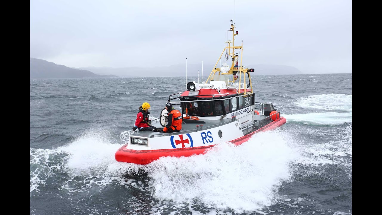 Newton blir med Redningsselskapet ut på Trondheimsfjorden