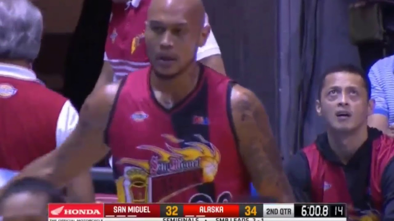 Cruz and Nabong Hitting Each Other | San Miguel Vs. Alaska Game 4