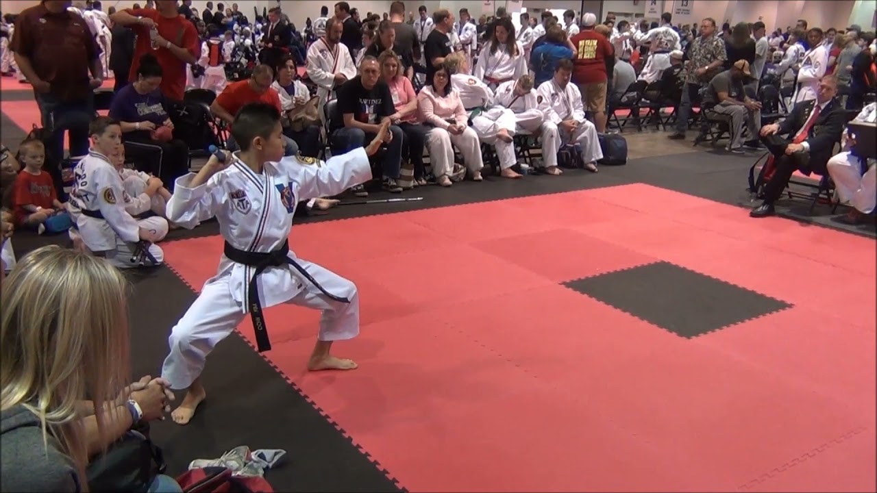 ATA Traditional Weapon Form - Single Sshang Jeol Bong 2018 District Champion
