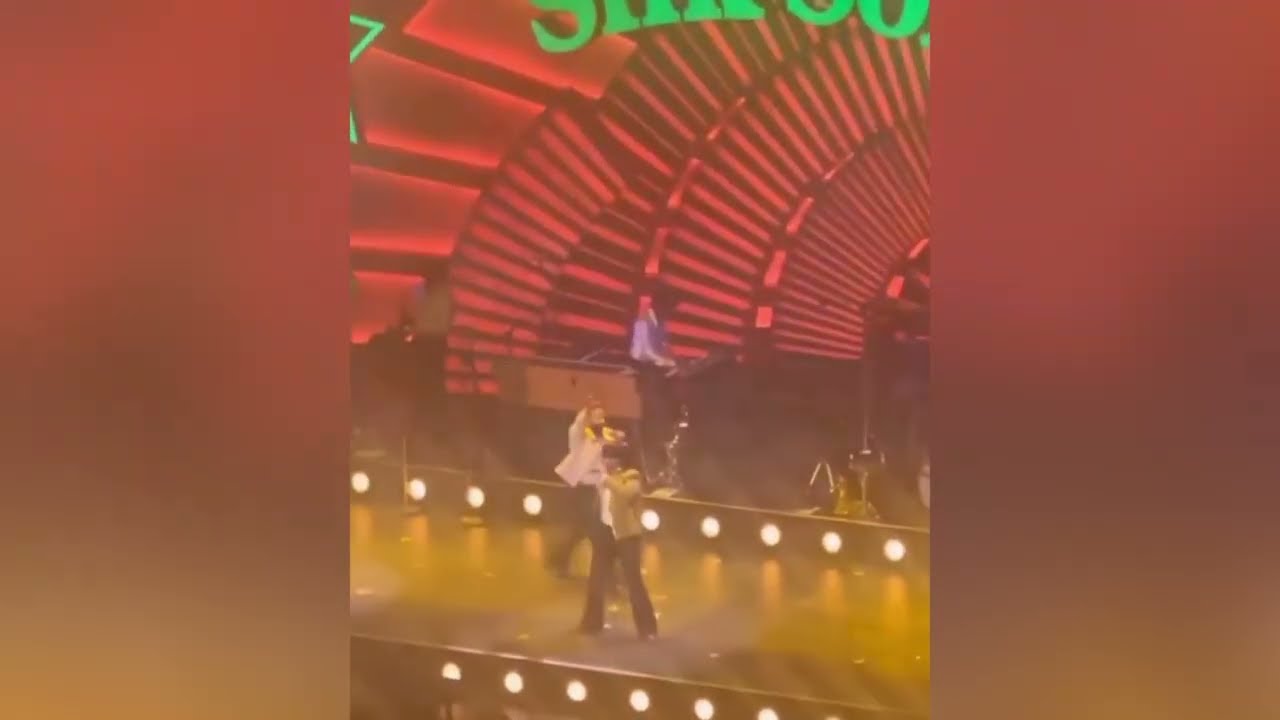 Silk Sonic - Fly as Me - Live at Dolby Live at Park MGM, Las Vegas - August, 2022