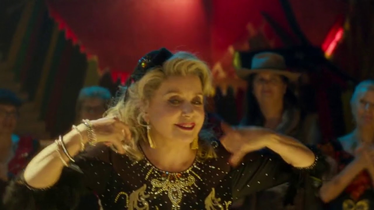 Catherine Deneuve dancing in Mauvaises Herbes
