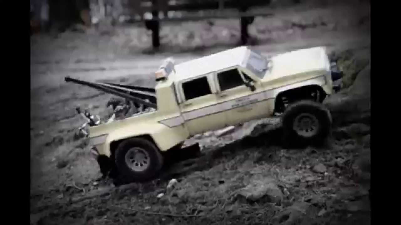 AXIAL SCX 10 GMC the General Wrecker  BUILD OFF