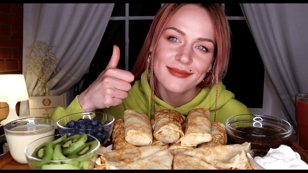 MUKBANG | Блины, сгущенка, ягоды, сметана, соус, мясо | Pancakes, sweet and meat не ASMR