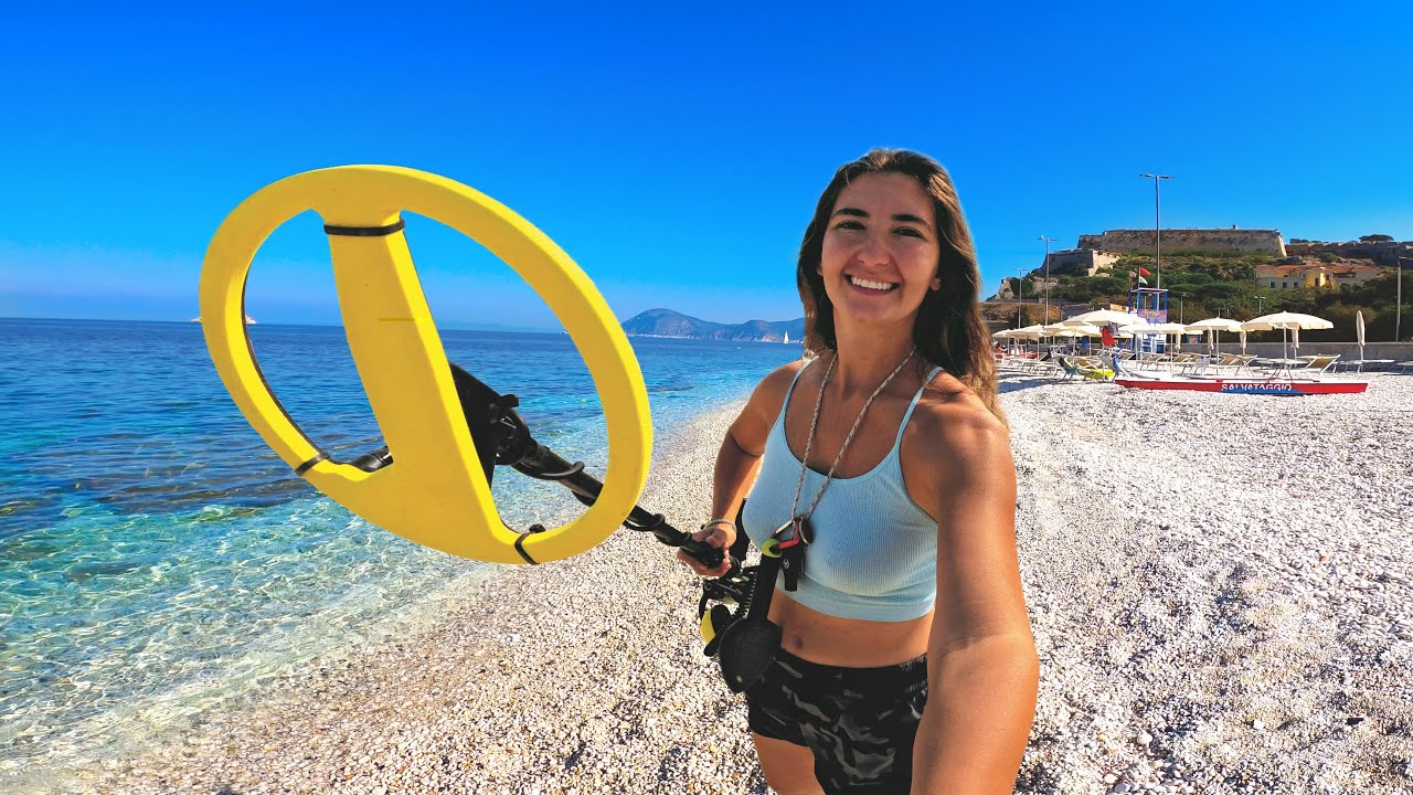 Поиск металла на пляже в Италии