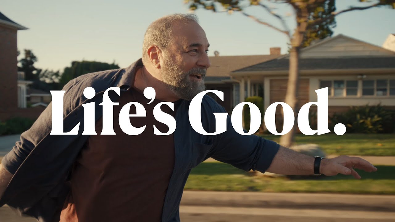 LG Electronics I Life&rsquo;s Good When You Dive In Smile First