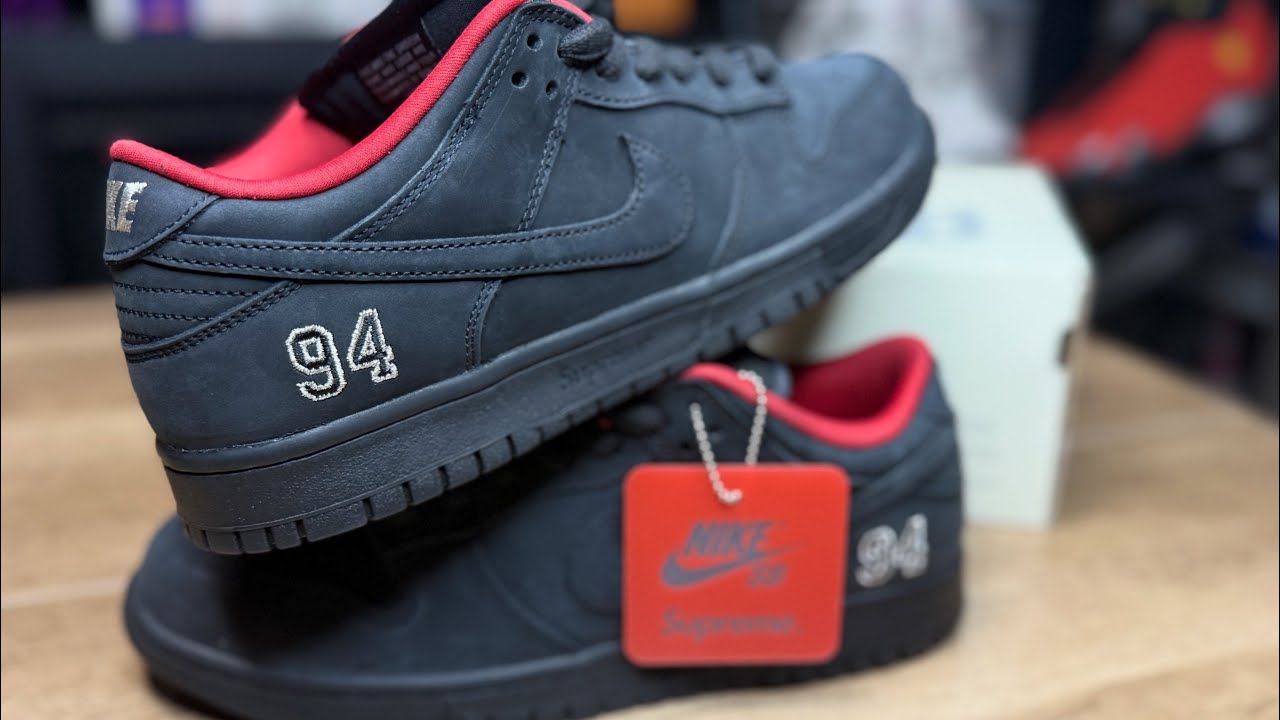 Unboxing the Supreme x Dunk Low SB 'Black'