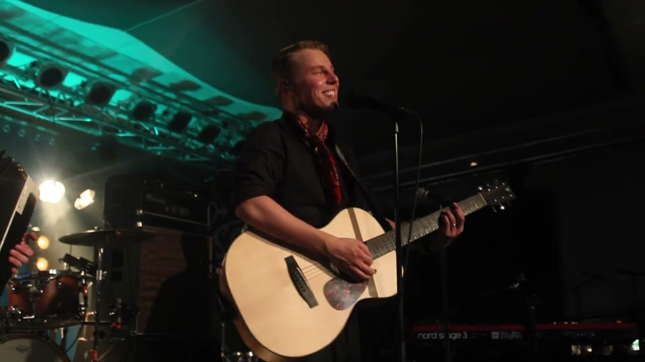 Komioiden illasta video