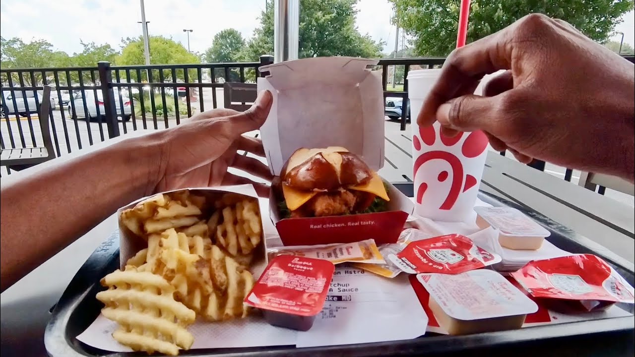 CHICK-FIL-A POV PRETZEL 🥨 BUNS ARE BACK!! (For Now..)