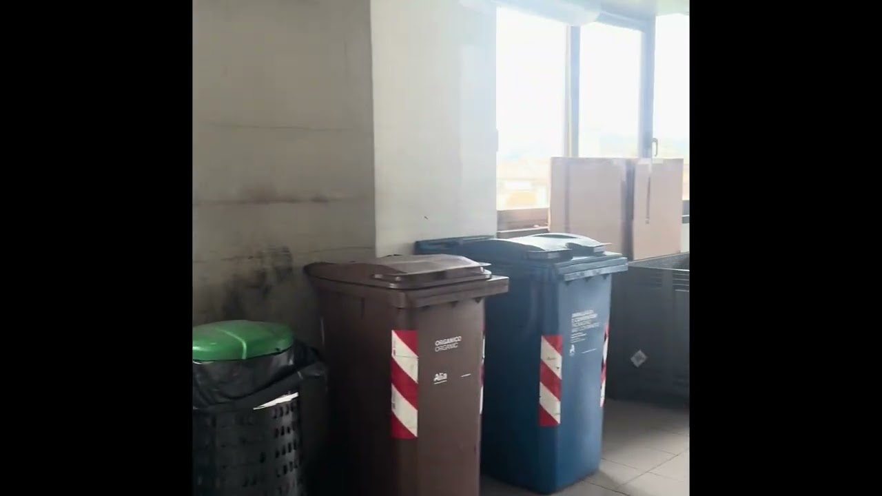 Scandicci zona industriale ampio laboratorio al primo piano con elevatore e 5 posti auto