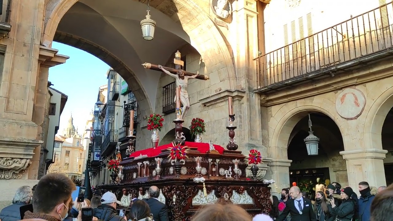 Cristo de la Buena Muerte entrando en la Plaza Mayor Salamanca