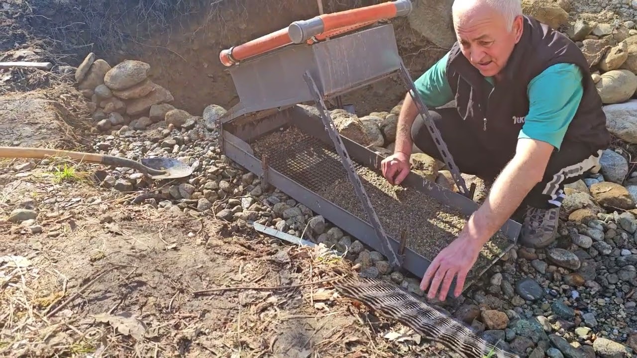Here's Practical Gold Mining / Tons of Gold Are Extracted from Streams with This Method
