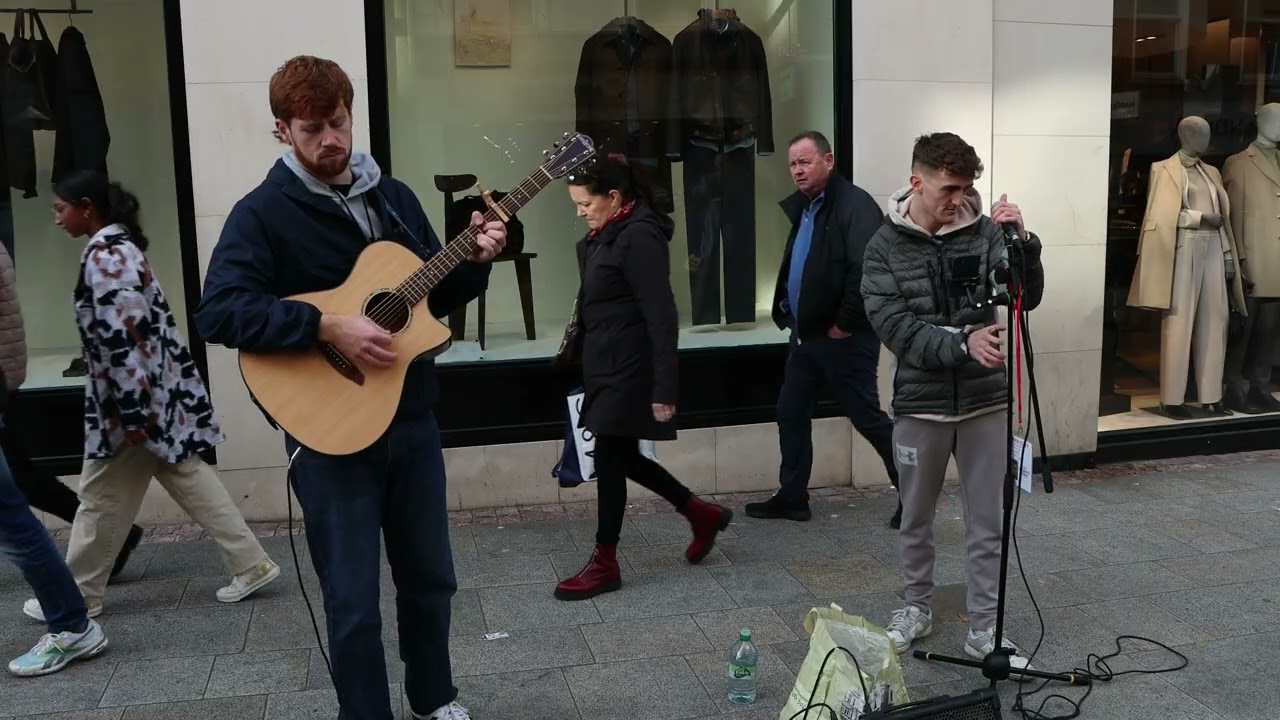 Grafton Street Comes Alive 🎶 Tommy Reilly Busking Crazy World Aslan, With Lyrics