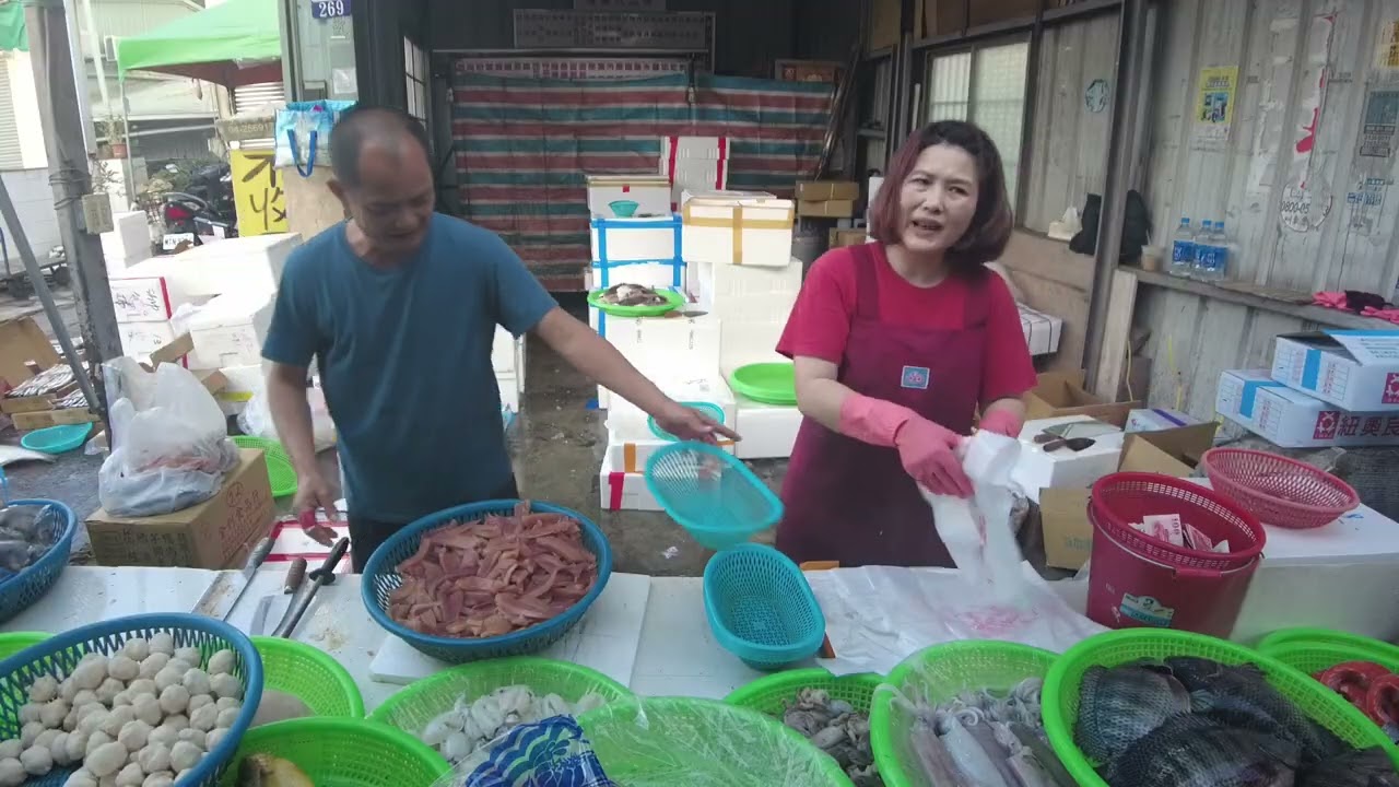 價格一公布全場炸開！攤位前瞬間被包圍！ 阿源海鮮拍賣@台中大雅市場