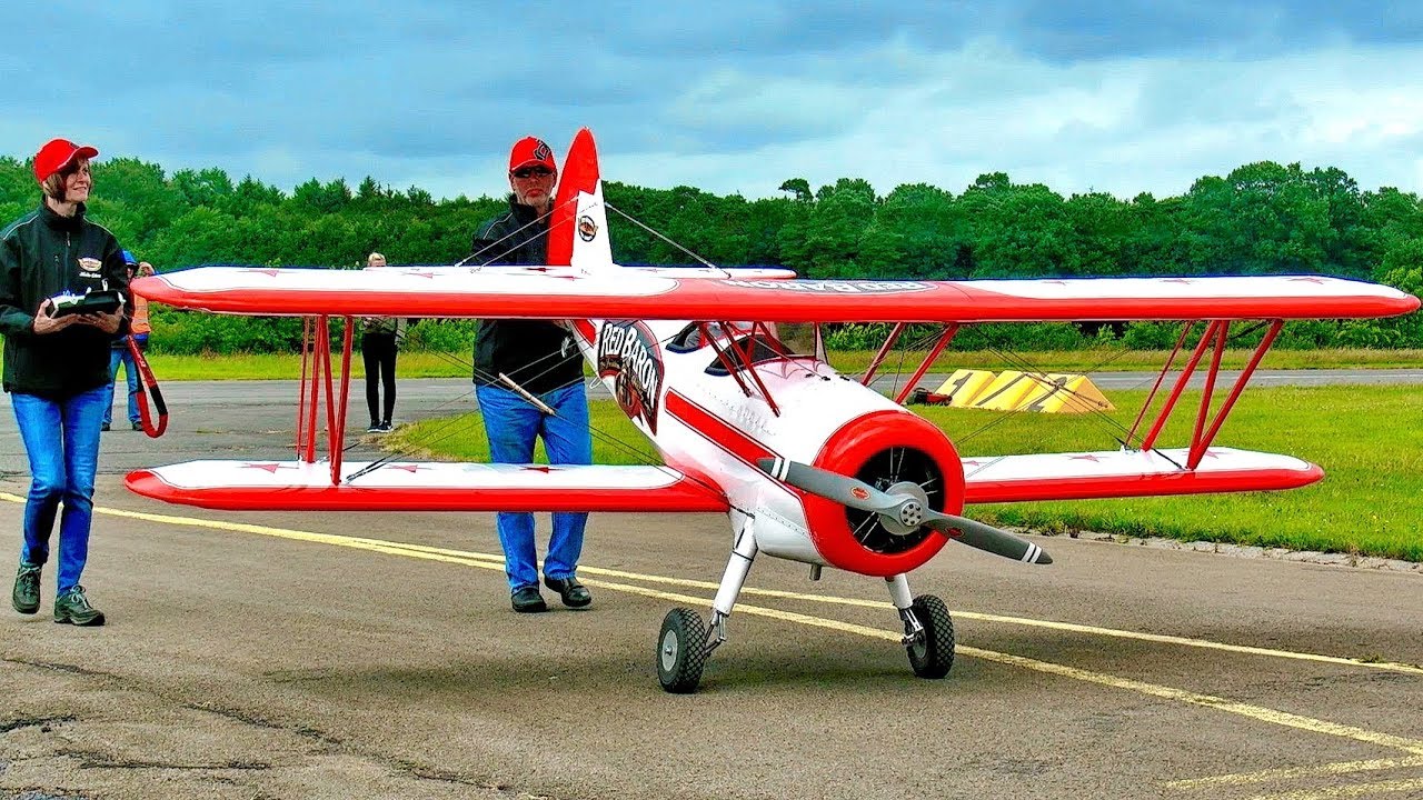 GIGANTIC XXXL RC SCALE MODEL BOEING STEARMAN RED BARON PIZZA STEARMAN FLIGHT DEMONSTRATION