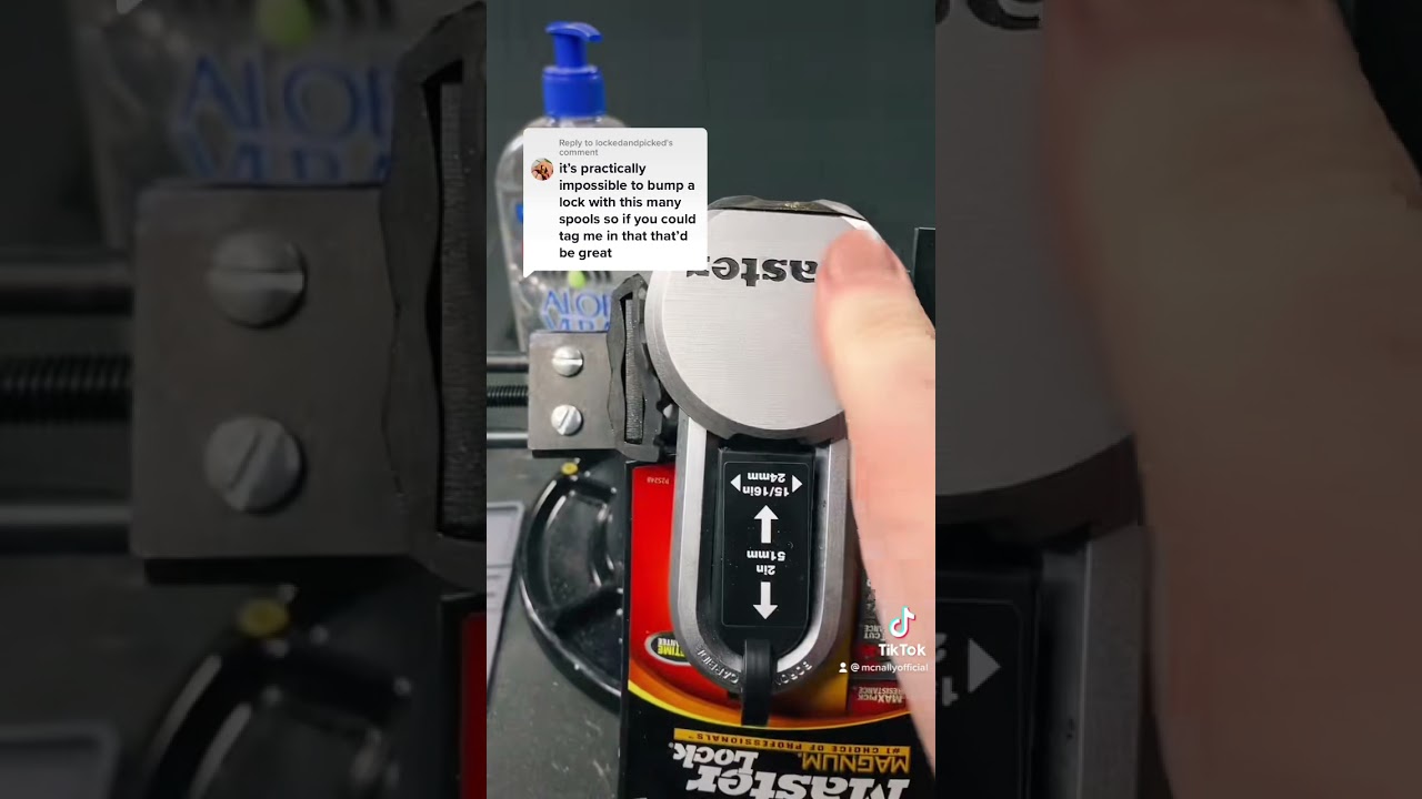 0033 - Master Lock M930 