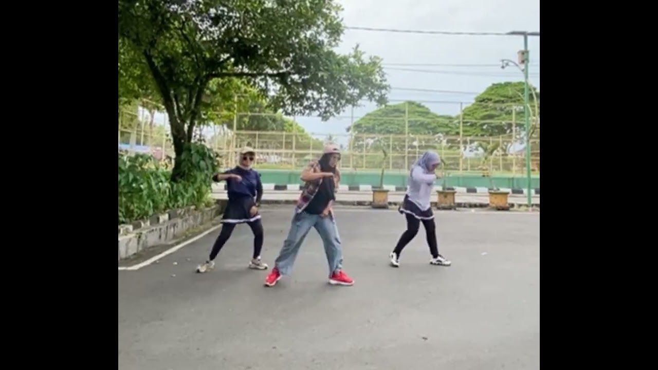 GASOLINA X ROMPE MASHUP.. DANCE FITNESS, CHOREO : 