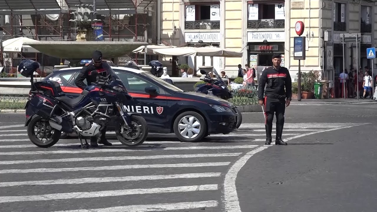 Aveva 2mila euro falsi nascosti nella porche: arrestato 24enne
