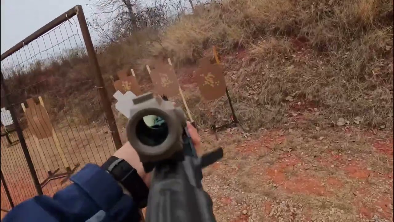 Битва автоматов Калашникова – практическое обучение стрельбе из винтовки в Оклахома-Сити – ноябрь...