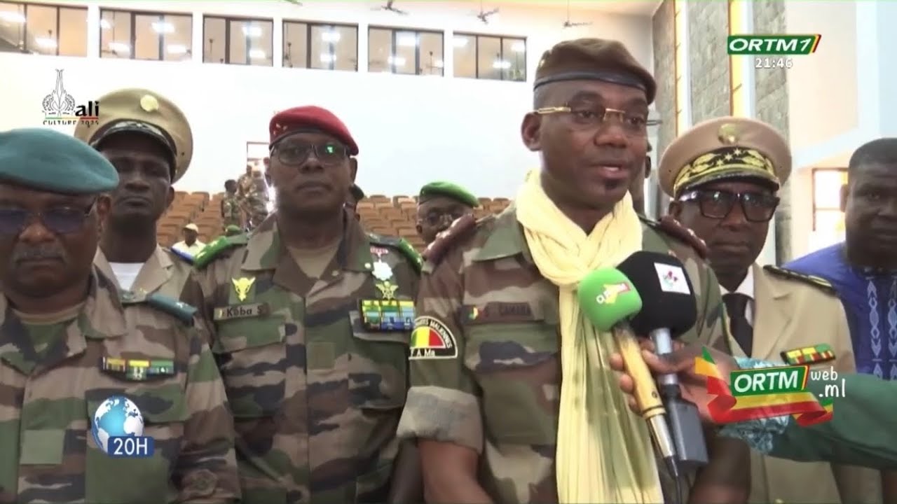 Visite du ministre de la défense Général Sadio Camara à l’école des sous officiers de Banankoro