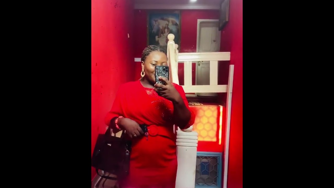 #happynewyear2024 #viralshorts #mercychinwo #bankyw #selense