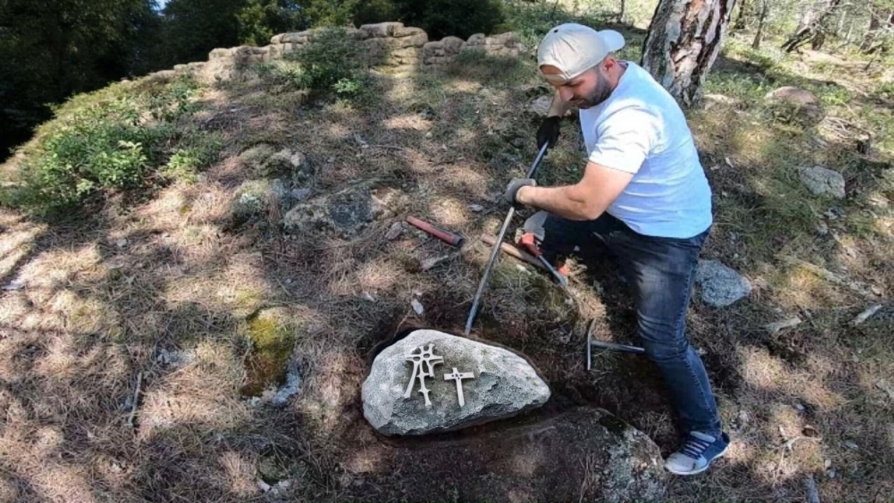 Kasa Kapağı A&ccedil;ılınca &Ccedil;ıkan Define Tarihi Gizemlerle Dolu !!!