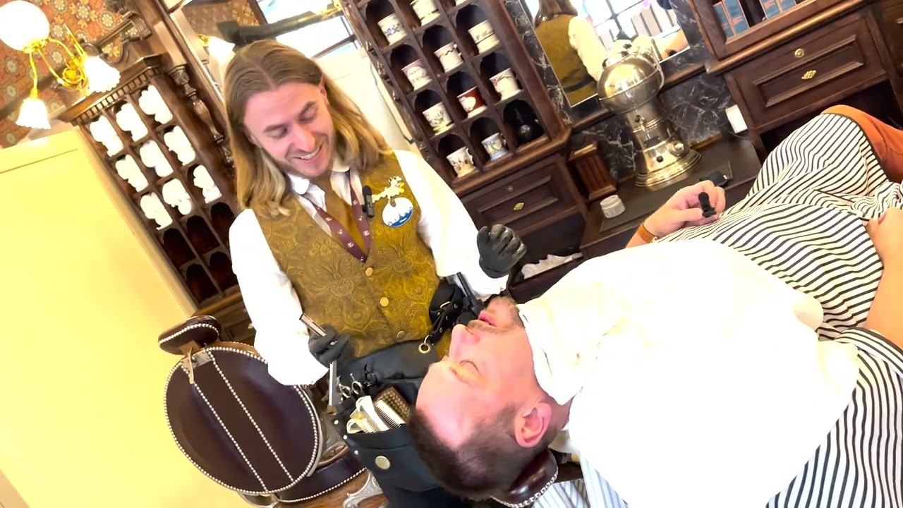 Le barbier coiffeur de Disneyland paris