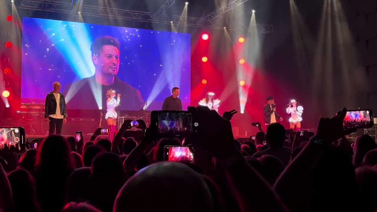 Lunetic & Holki - Dotyky (Forum Karlin, 25 let)