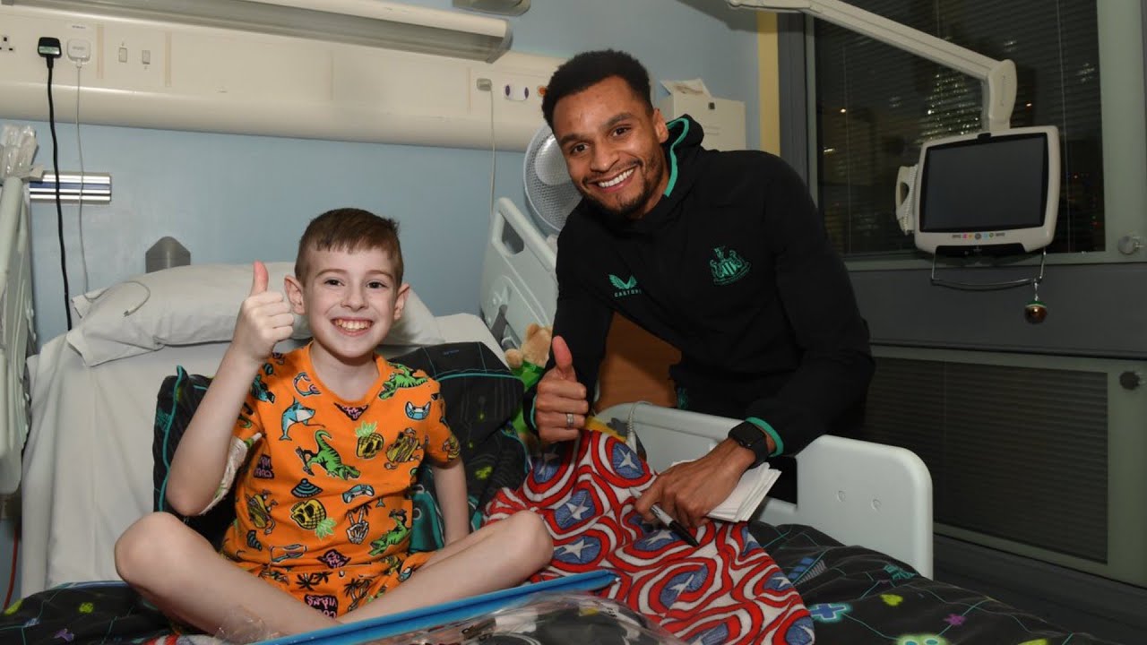 Magpies stars and staff lend 'A Helping Hand at Christmas'