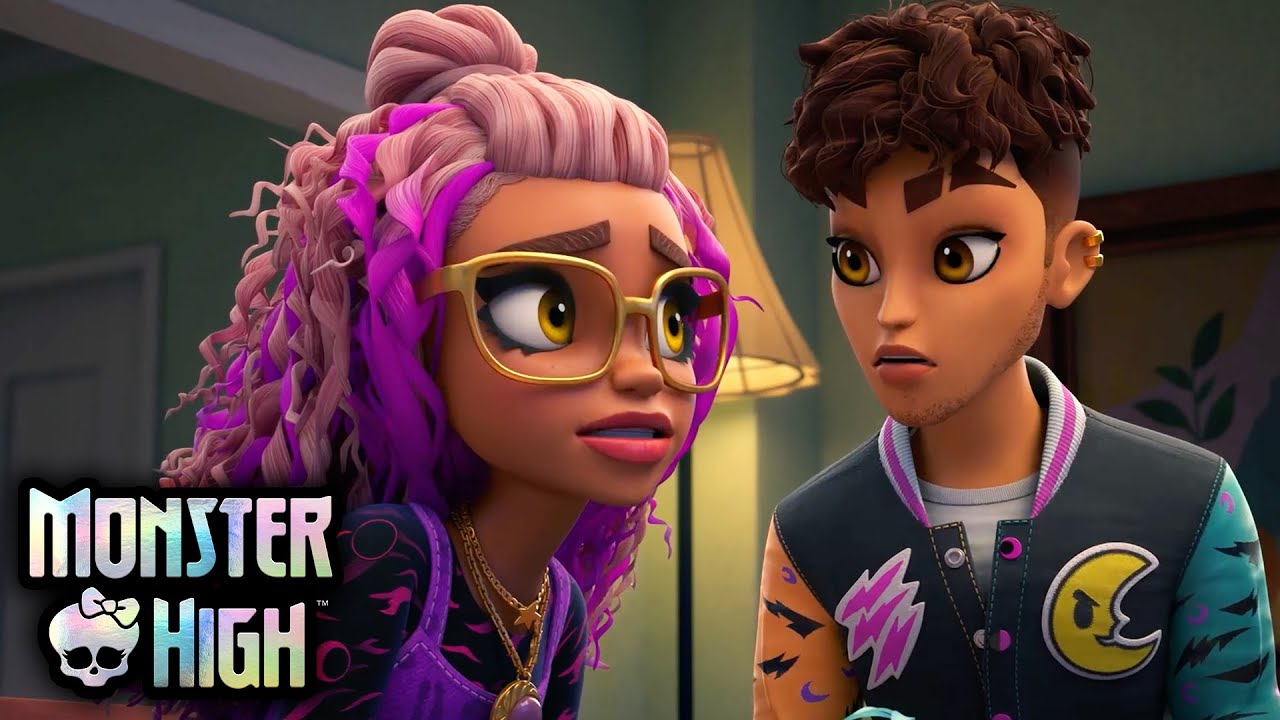 Clawdeen and Clawd Keeping Monster Secrets in the Human World 🐾😬 | Monster High
