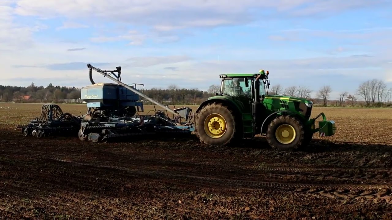 JohnDeere 6215R mit Mega Seed.