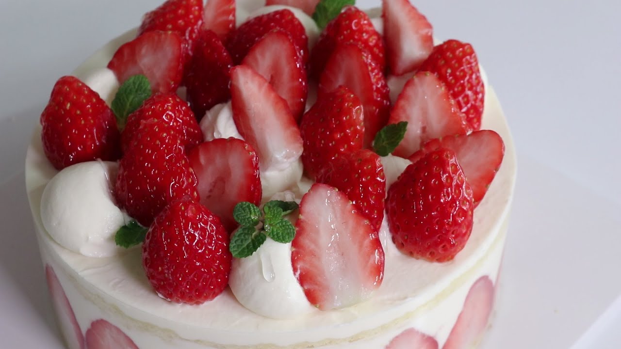 [업장 레시피] 궁극의 딸기 케이크! 파티셰가 알려주는 딸기 생크림 케이크 만드는 법 :The Best Strawberries and Cream Cake |얌튜브 YUMTUBE