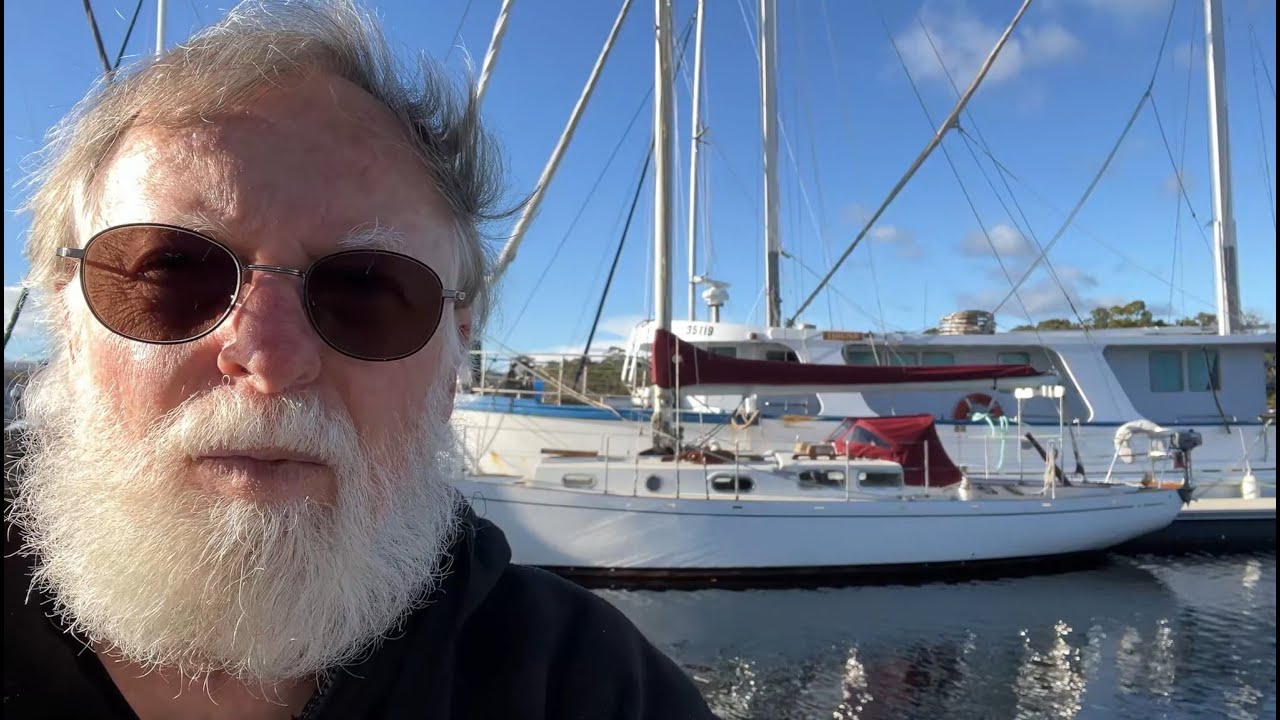 The Old Bloke and his Sailboat - Episode 2 - A Tour of my Sailboat