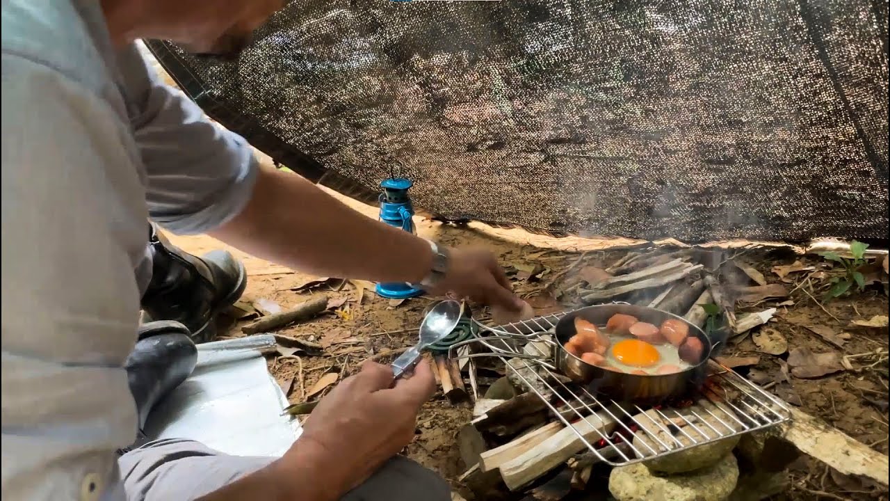 BUSHCRAFT AT HUTAN JERAM SOLO WILD CAMPING MALAYSIA | ASMR | [7/21]