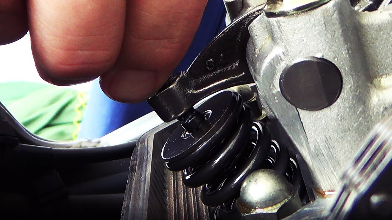 Honda NTV 650 - Valve Clearances Check and Adjustment