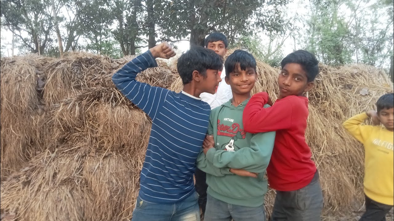 Khet ke bare mein Dushman se ladai Ho Gai ladwa Diya Bach ke Rahe up video