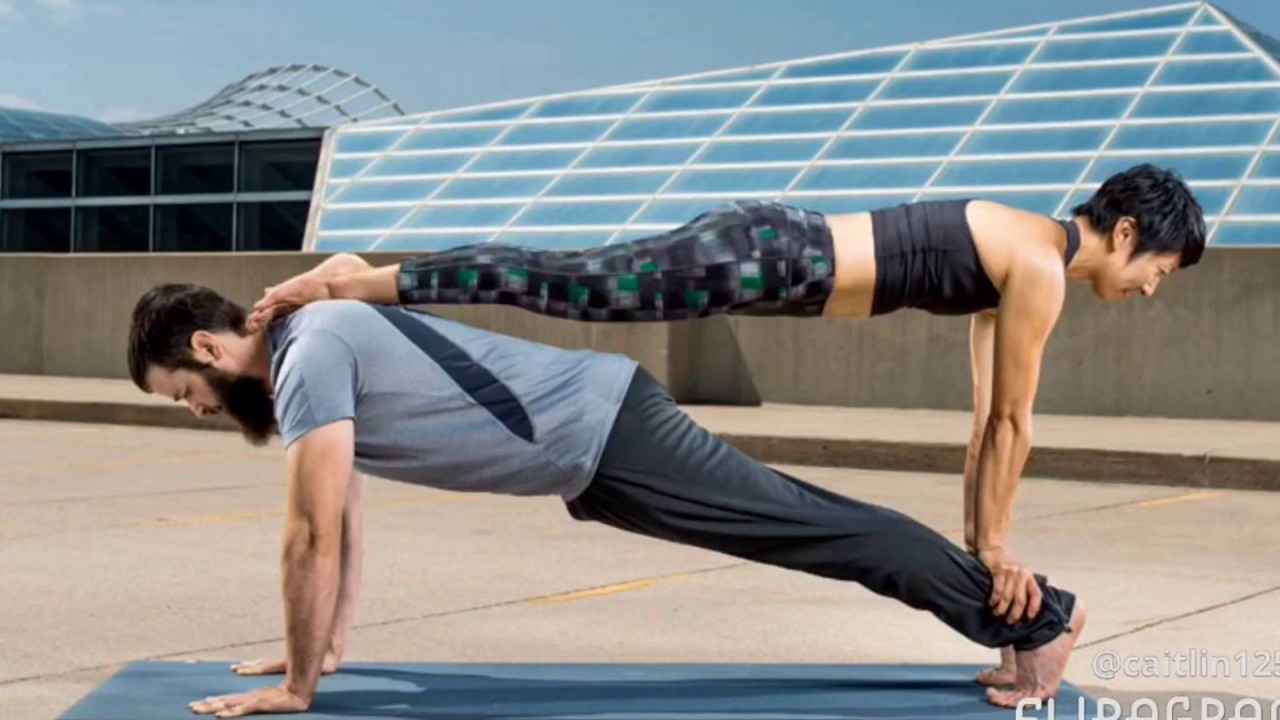 10 EASY YOGA POSES (FOR TWO)